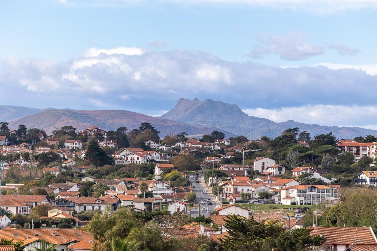 Larrun - Vue Sur La Montagne Proche De La Plage Bidart Bagian luar foto